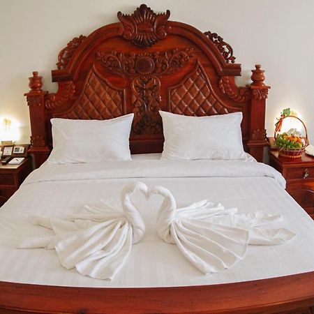 Kampong Thom Palace Hotel Exterior foto