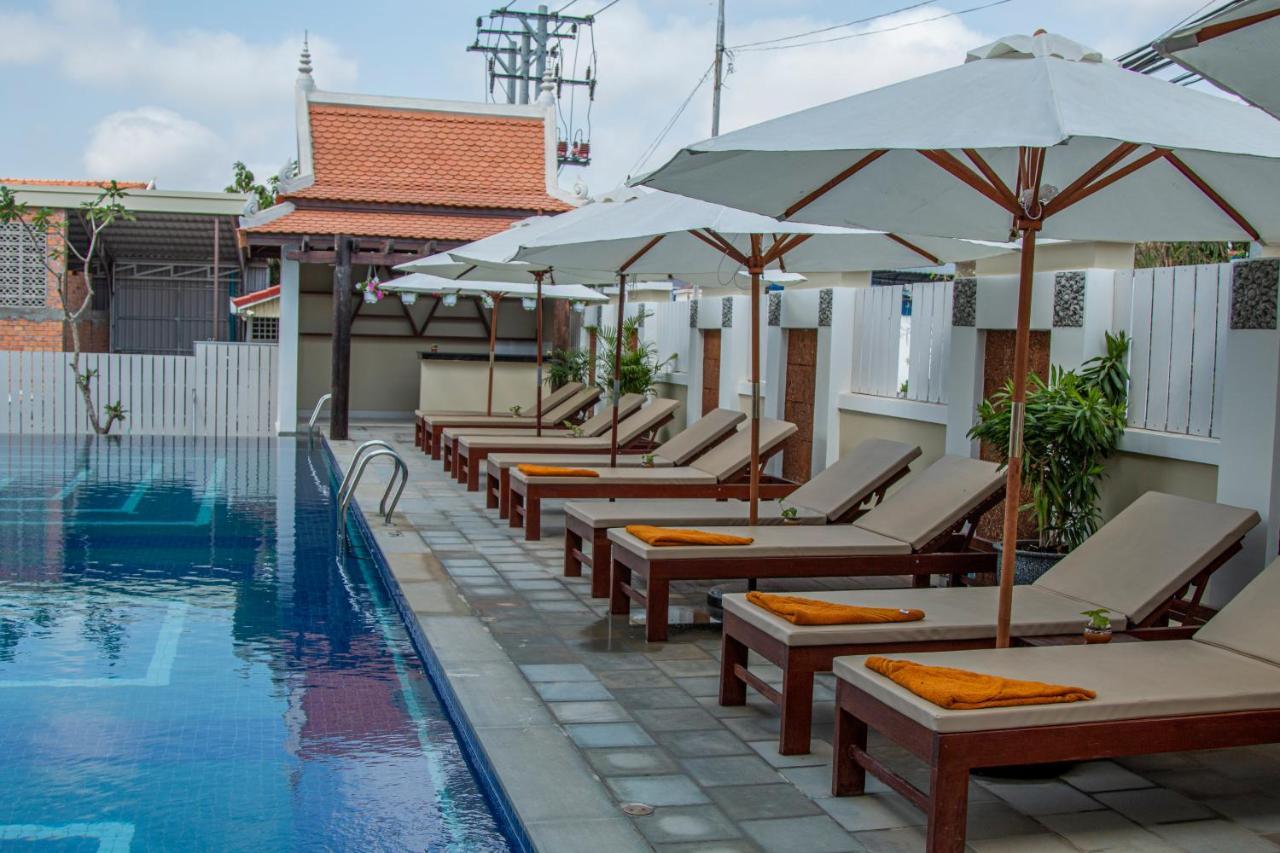 Kampong Thom Palace Hotel Exterior foto