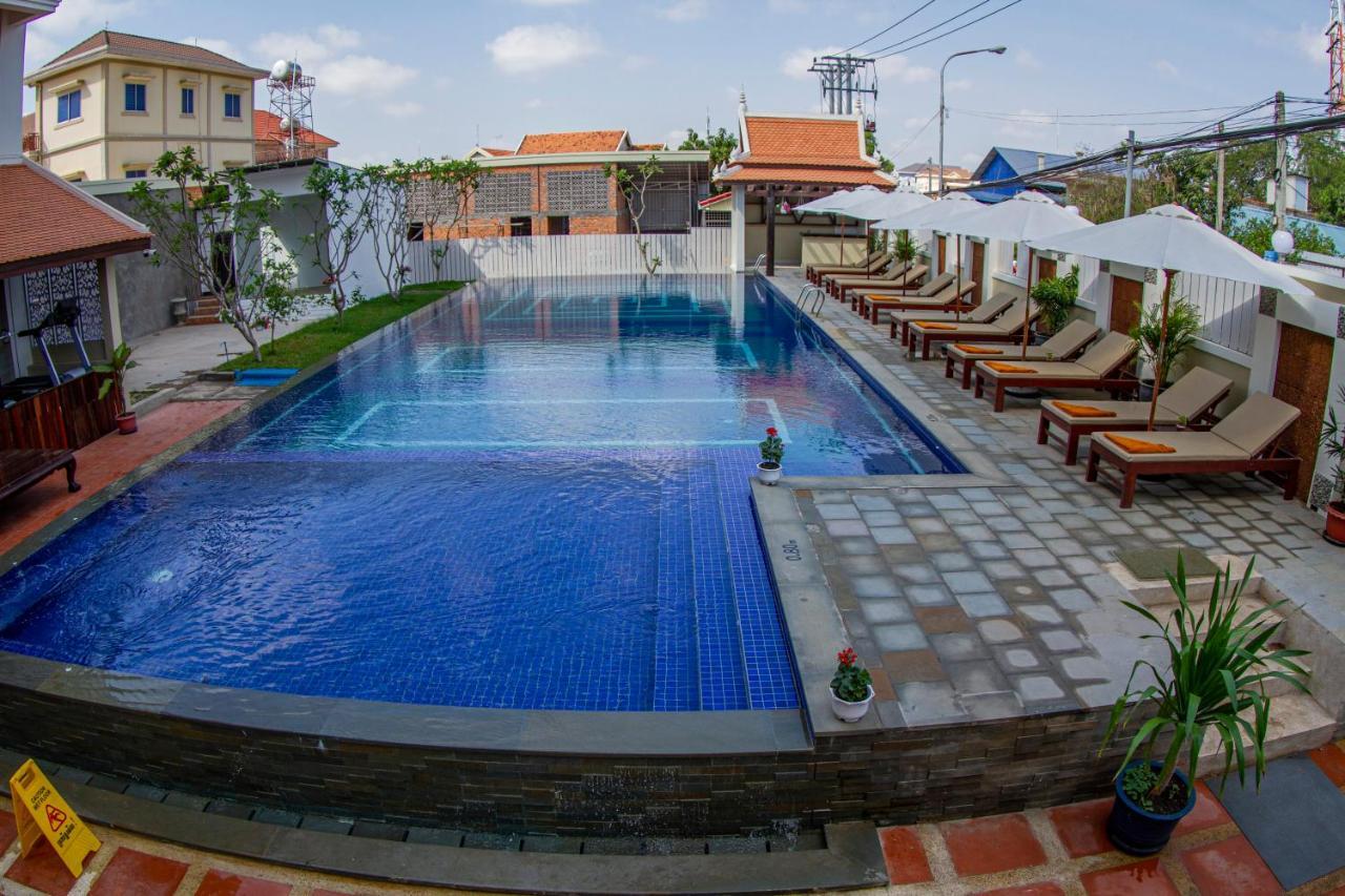 Kampong Thom Palace Hotel Exterior foto