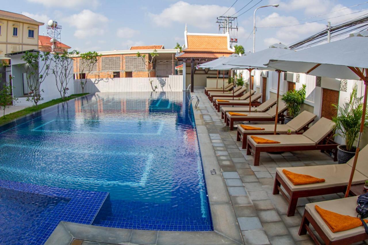 Kampong Thom Palace Hotel Exterior foto